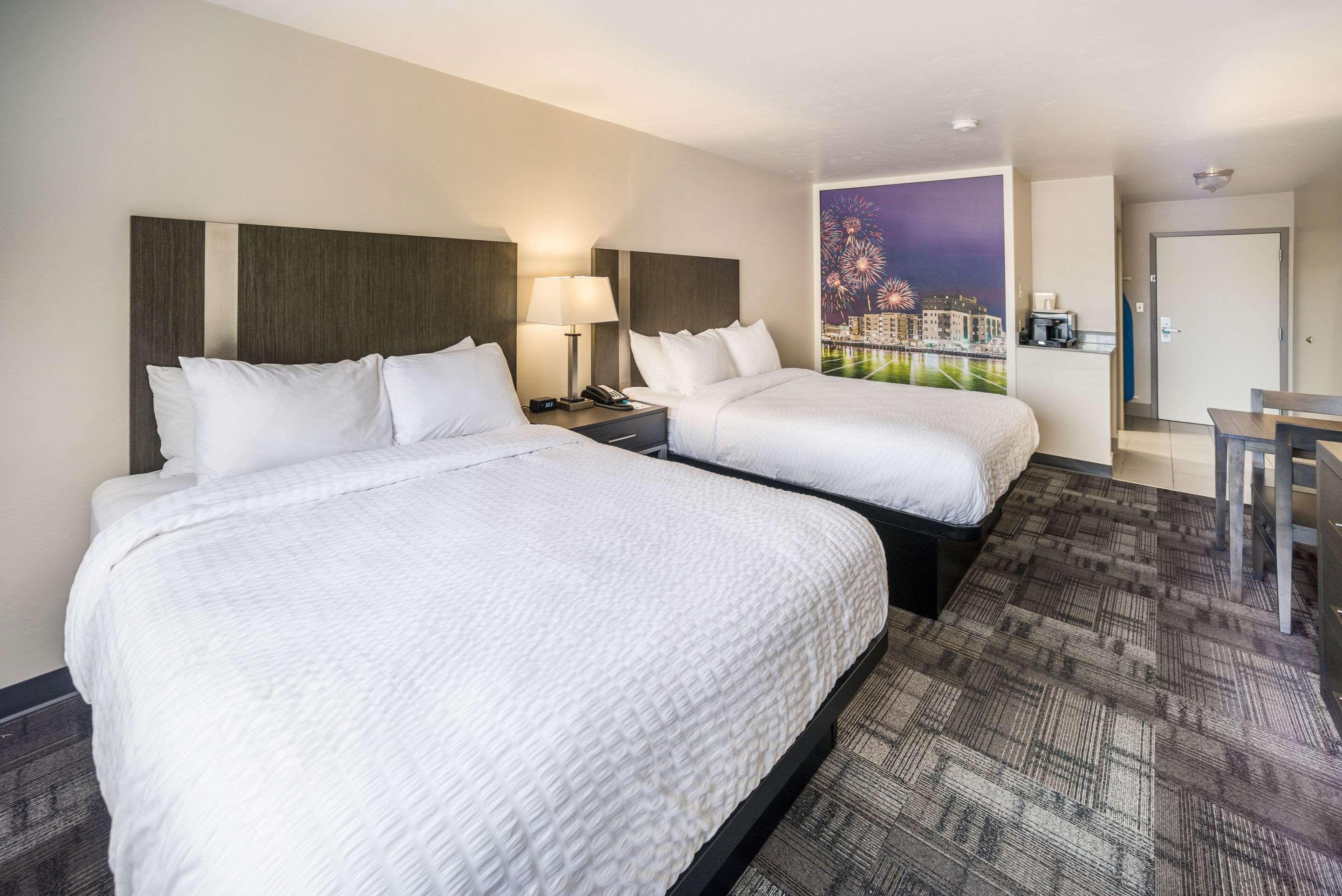 Motel Clarion Pointe Bay Near Stadium 3*