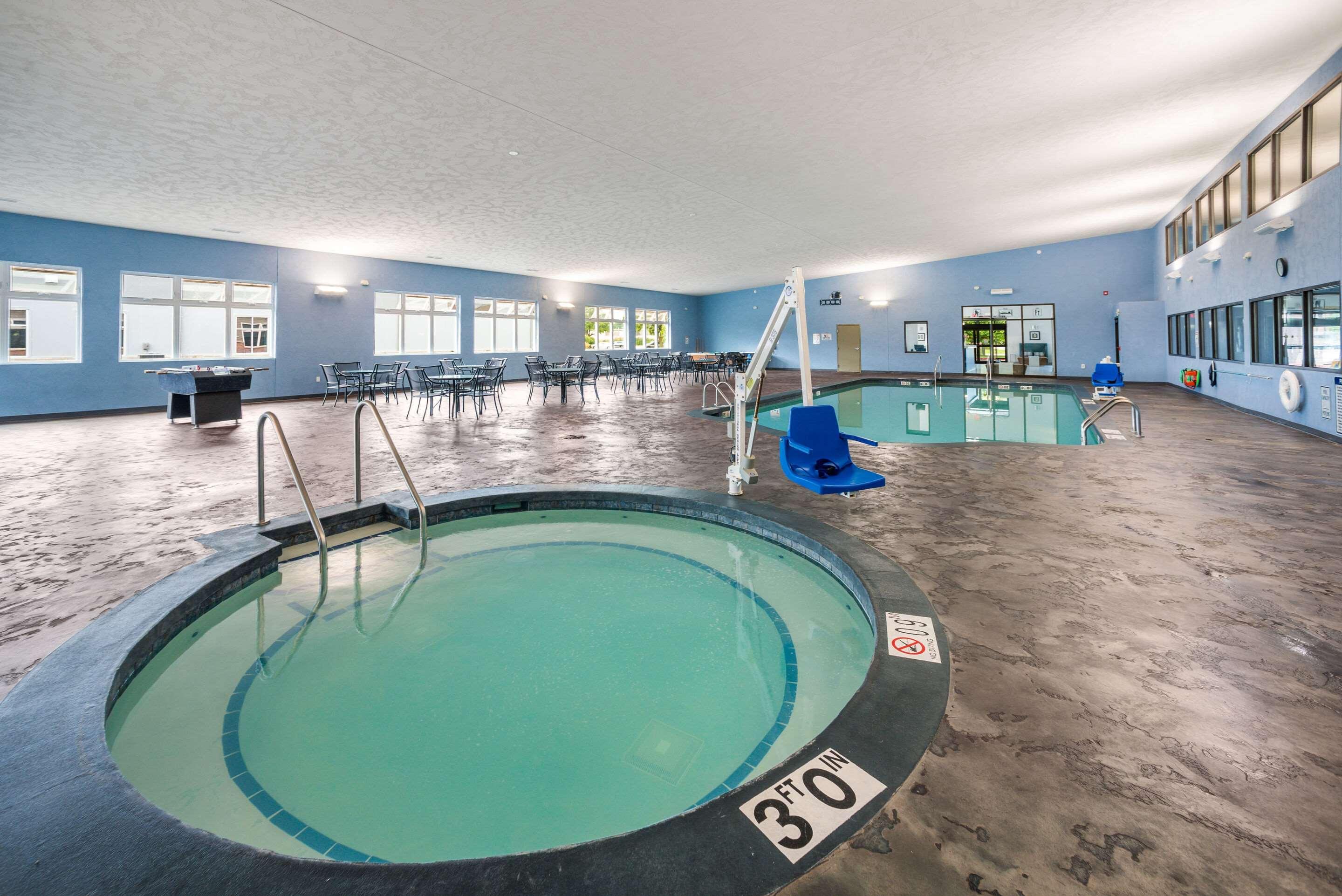 Motel Clarion Pointe Bay Near Stadium 3*