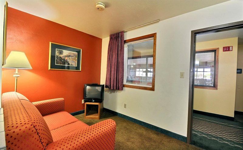 Motel Clarion Pointe Bay Near Stadium