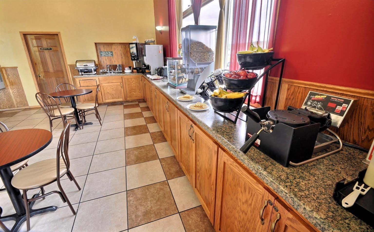 Motel Clarion Pointe Bay Near Stadium 3*