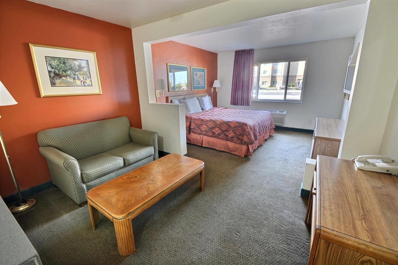 Motel Clarion Pointe Bay Near Stadium Green Bay